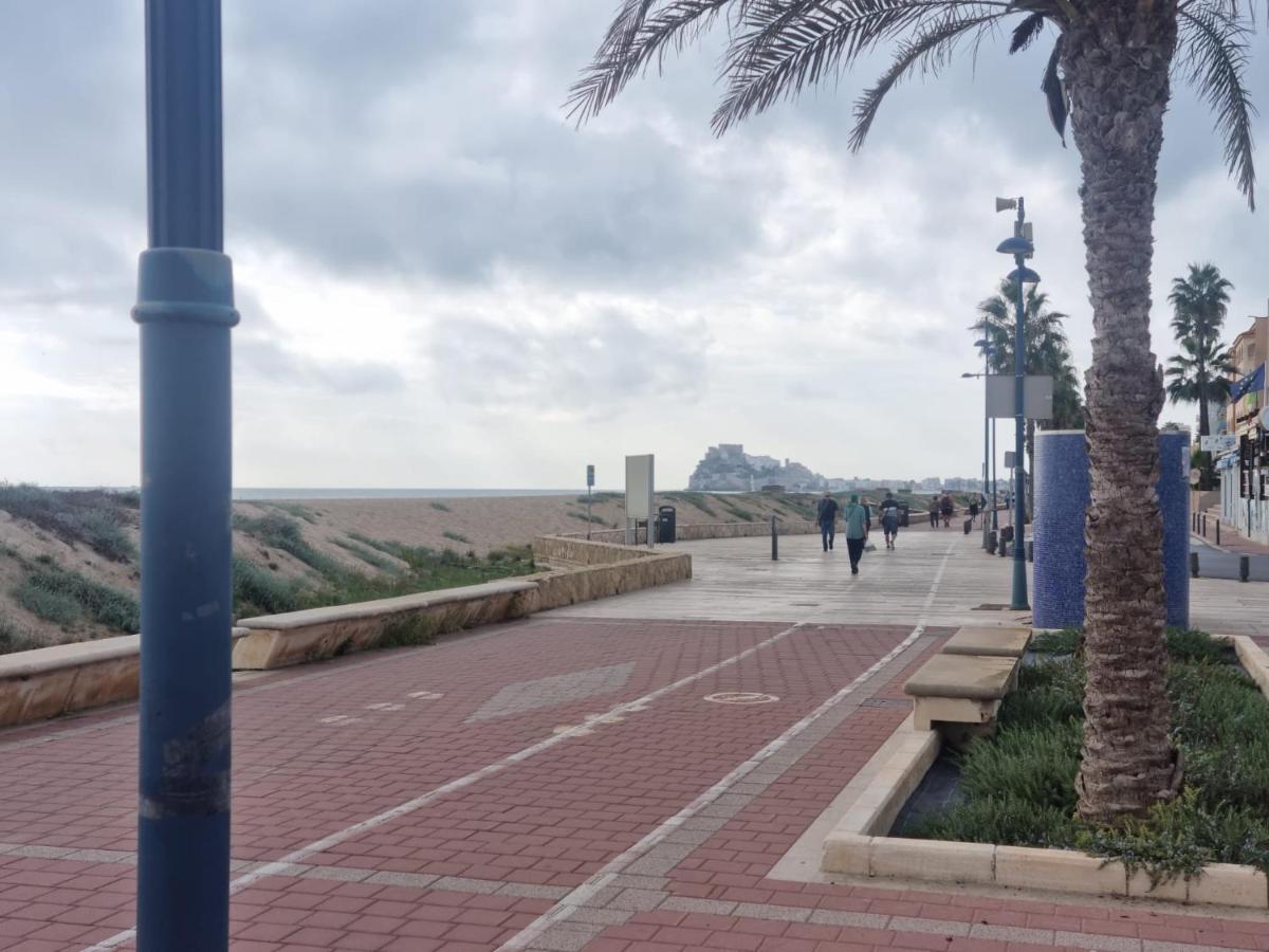 The Beach Across The Street Peniscola Exterior photo